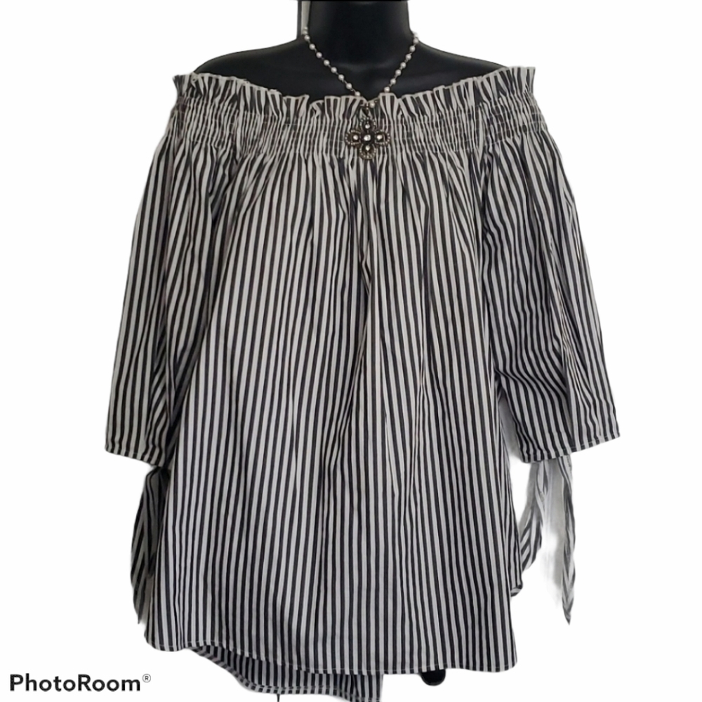 Off the Shoulder Blouse Sz Lg